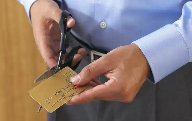 借记卡是什么意思和储蓄卡一样吗（储蓄卡借记卡有啥区别）